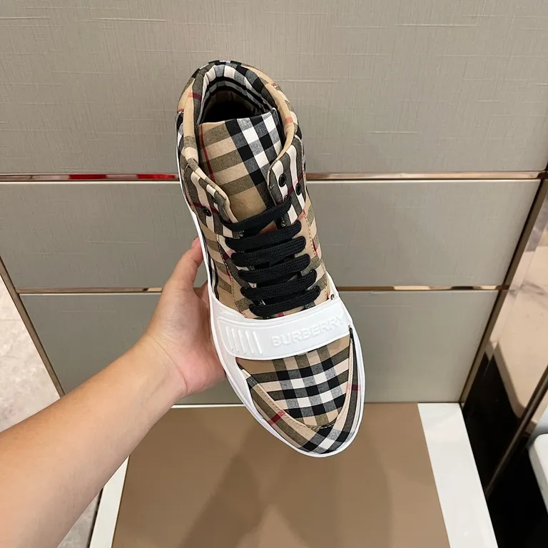 Burberry Shoe 